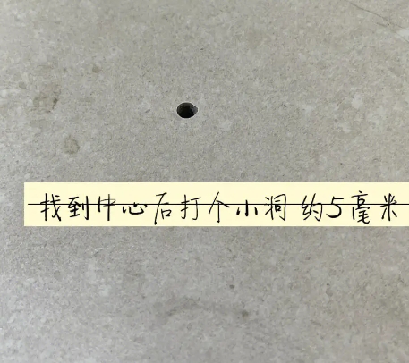 澄江瓷砖空鼓维修公司专业解答在瓷砖铺贴过程中，如果砂料搅拌不均匀，将会带来以下问题